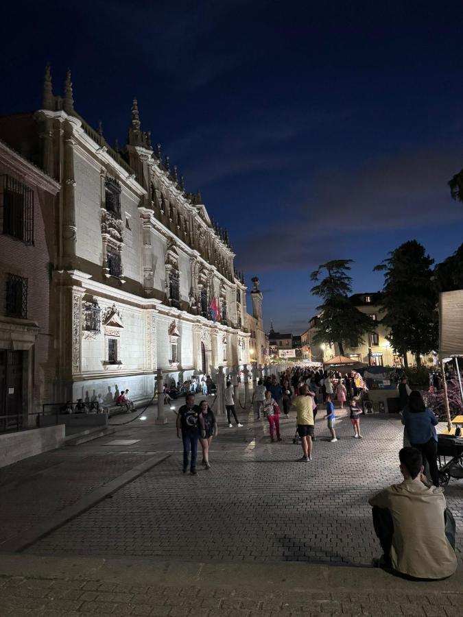 Sonar En La Plaza Cervantes 1 Alcalá de Henares Eksteriør bilde