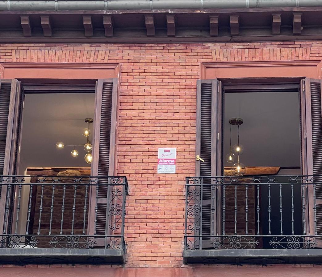 Sonar En La Plaza Cervantes 1 Alcalá de Henares Eksteriør bilde